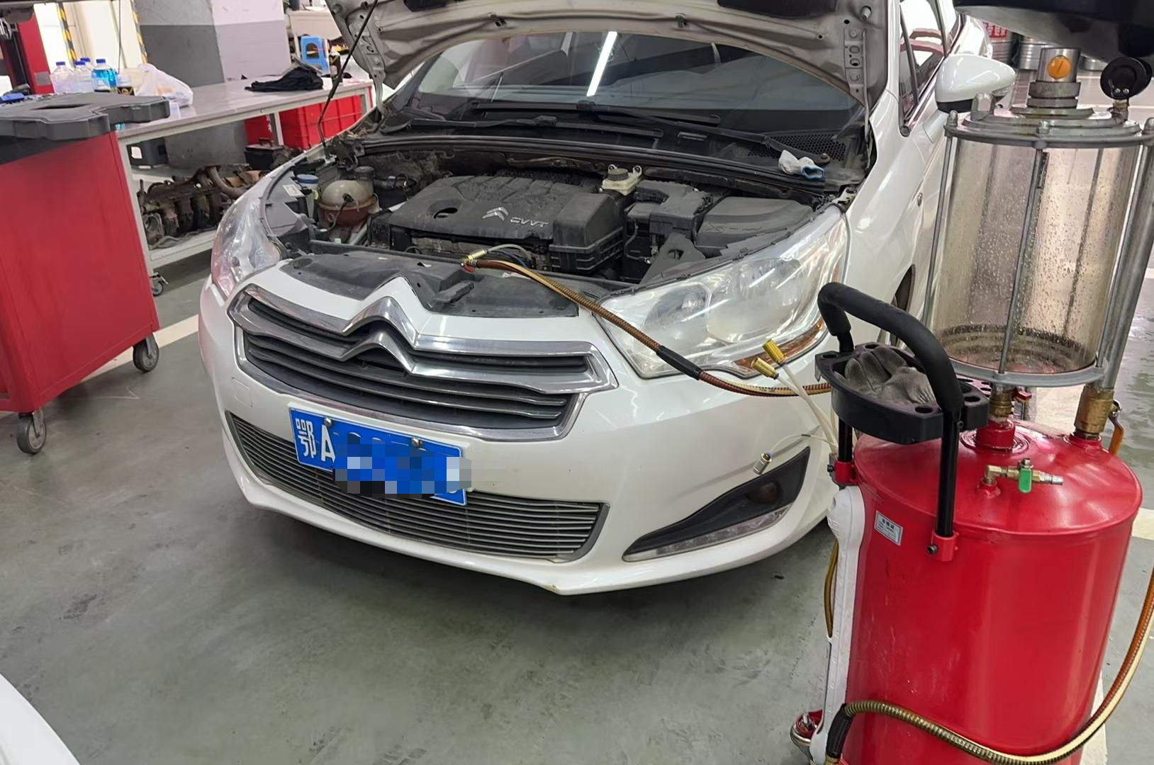 武汉江夏雪铁龙C4L烧机油免拆治理：137000公里成功案例